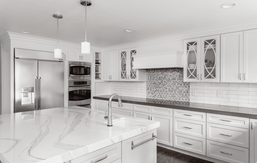 طراحی آشپزخانه با کابینت سفید
