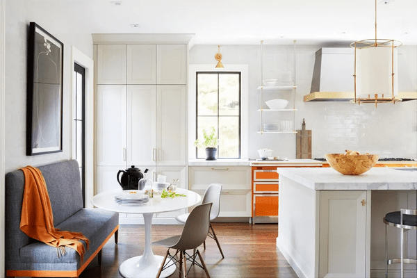 طراحی آشپزخانه با کابینت سفید - 2